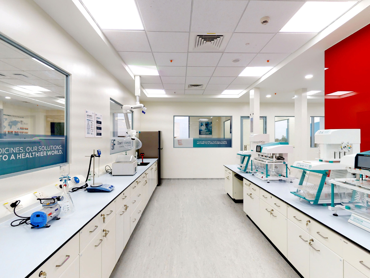 Analytical Lab - Biopharma Company - Turnkey laboratory construction by ScienceByDesign