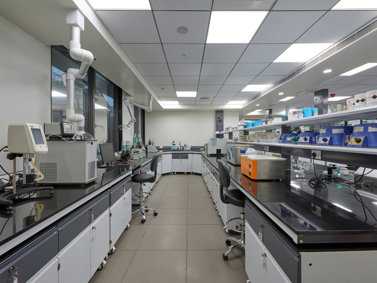 Specialty Chemicals Company, Juingar, Navi Mumbai, Maharashtra - Lab furniture, sport extractors - Turnkey Lab Design and Construction by SbyD