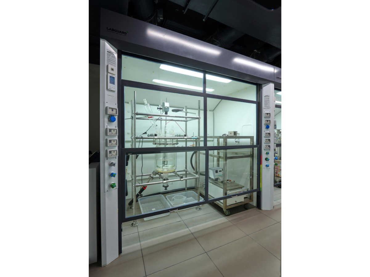 Specialty Chemicals Company, Juingar, Navi Mumbai, Maharashtra - Walk in fume hood - Turnkey Lab Design and Construction by SbyD (2)